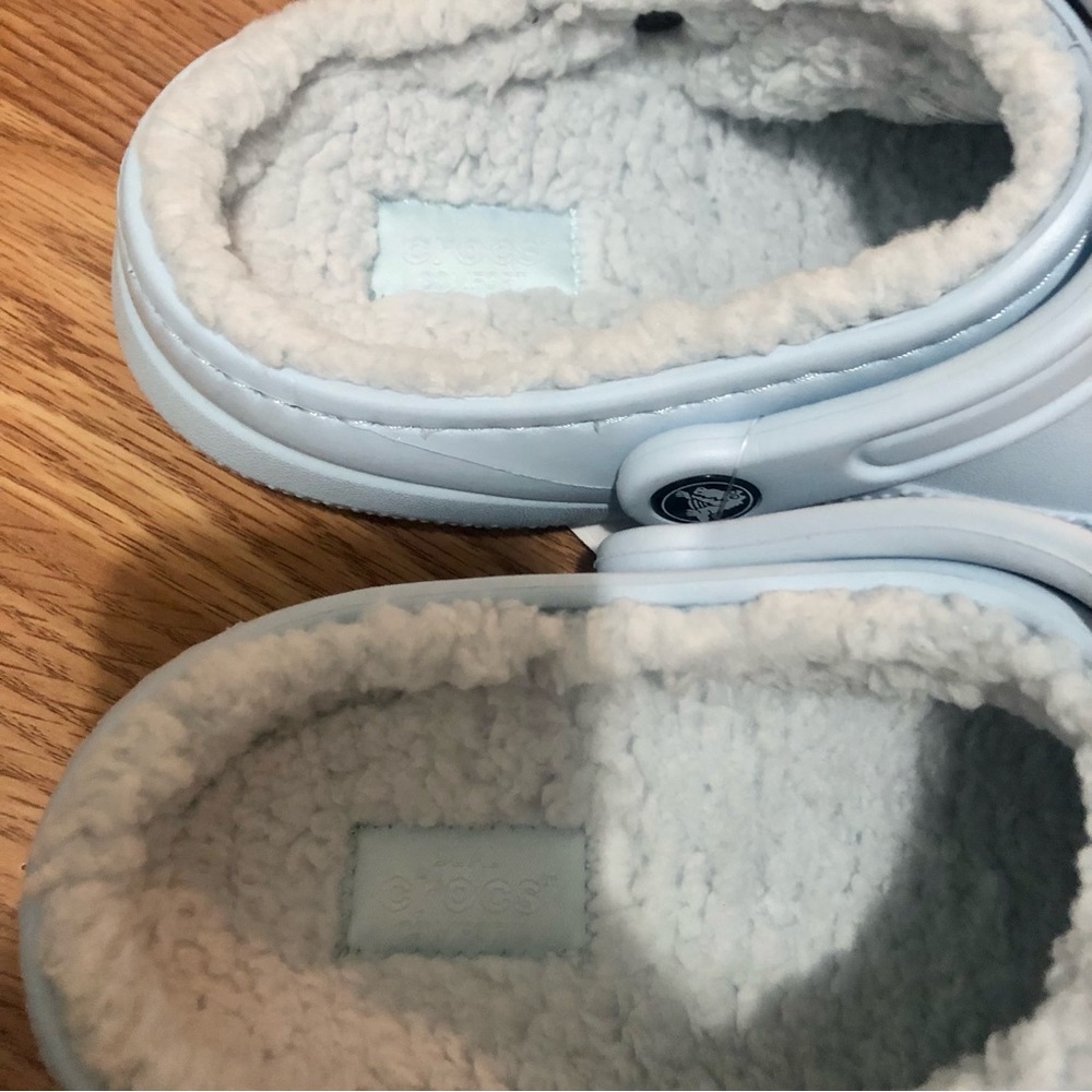 Baby blue Fuzzy Crocs - Picture 5 of 7